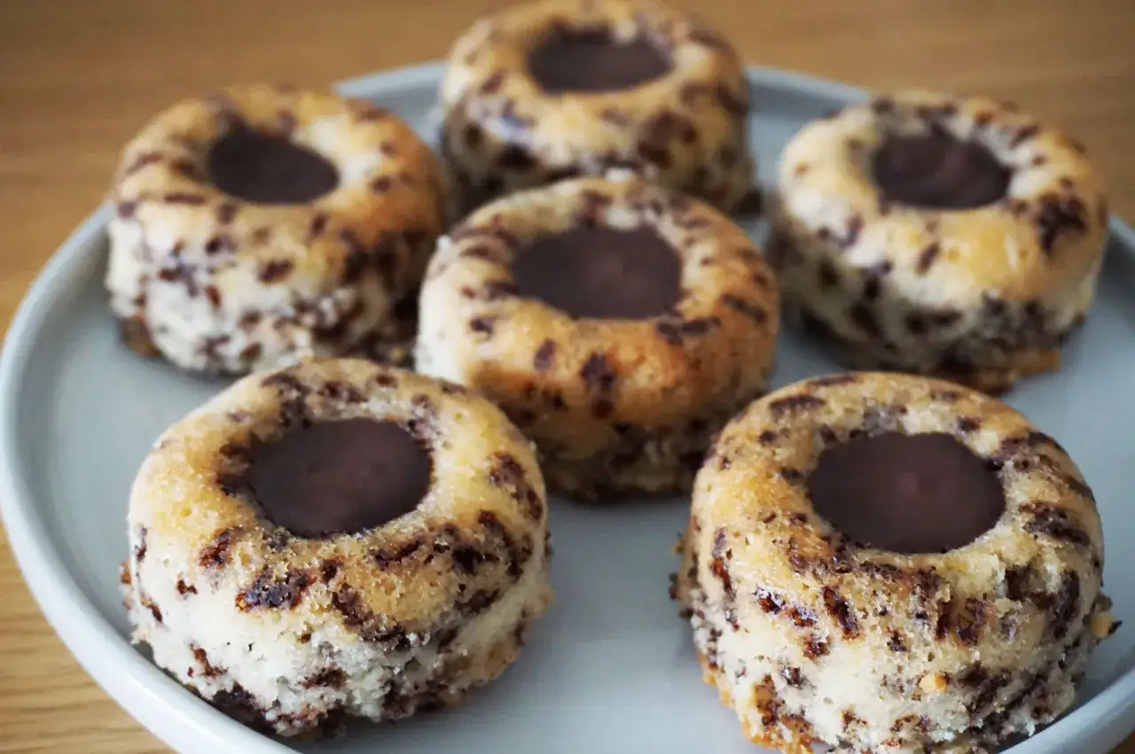 Six mini moelleux au chocolat, parfaits pour le batch cooking du goûter.